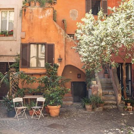 The Red House At Arco Degli Acetari Rom Exteriör bild